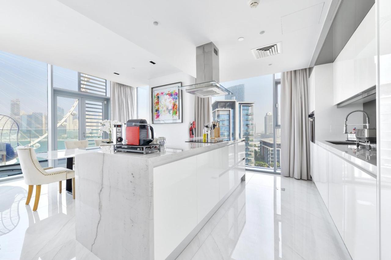Spectacular 3 Bedroom Condo With Maids Room Facing The Dubai Eye Exteriör bild