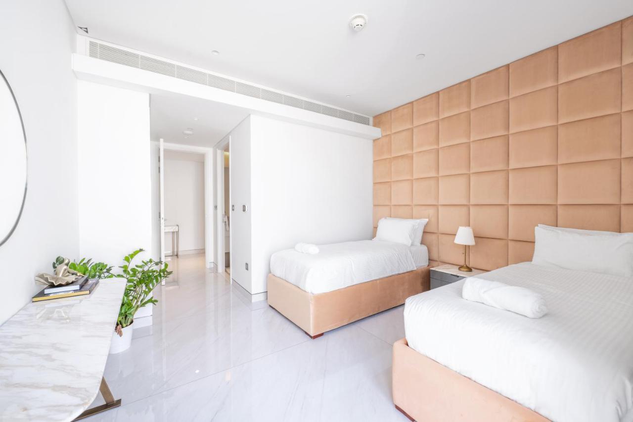 Spectacular 3 Bedroom Condo With Maids Room Facing The Dubai Eye Exteriör bild
