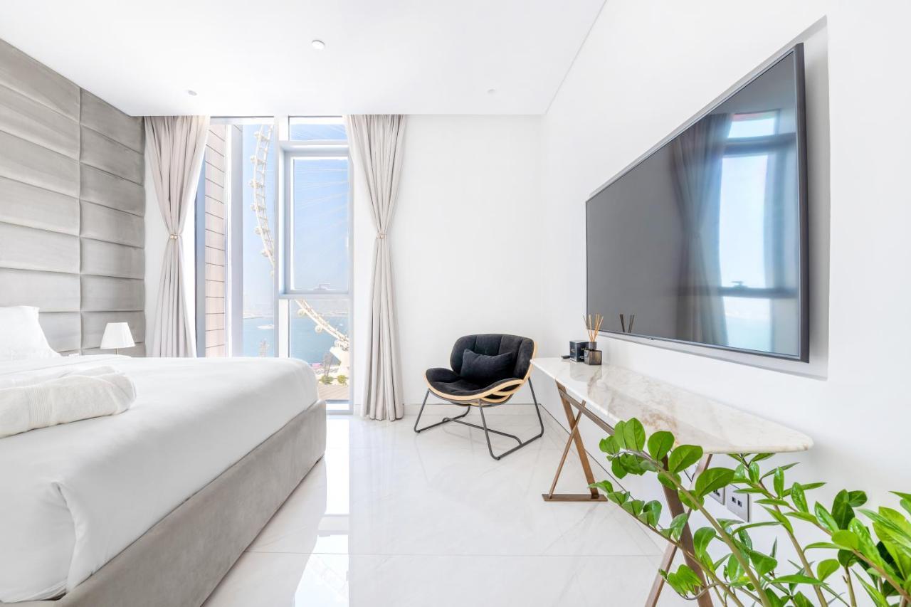 Spectacular 3 Bedroom Condo With Maids Room Facing The Dubai Eye Exteriör bild