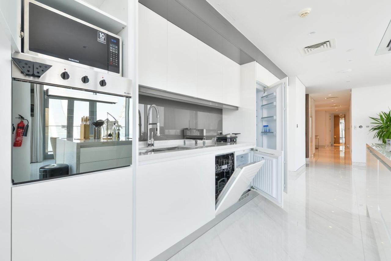 Spectacular 3 Bedroom Condo With Maids Room Facing The Dubai Eye Exteriör bild