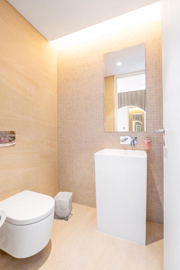 Spectacular 3 Bedroom Condo With Maids Room Facing The Dubai Eye Exteriör bild